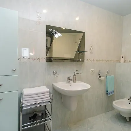 New Kuybysheva Apartment